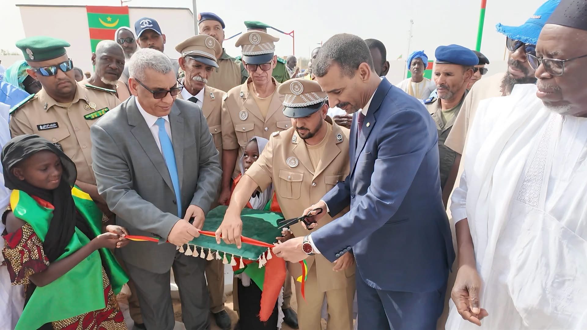 وزير الثقافة يشرف على تدشين محطة إذاعية حدودية جديدة بمدينة غابو