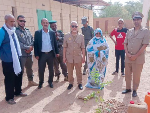 والي أدرار يعطي إشارة الانطلاقة الرسمية للفعاليات المخلدة للأسبوع الوطني للشجرة على مستوى الولاية